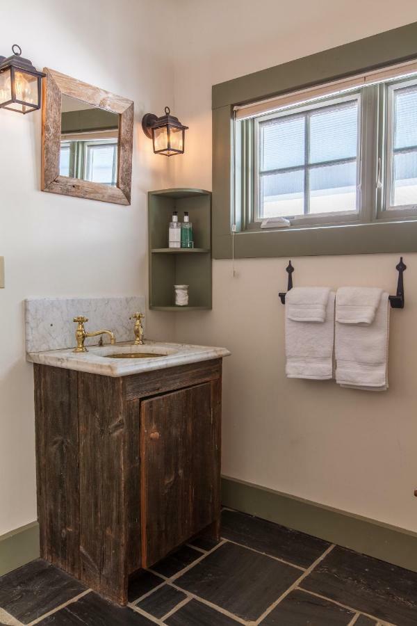 Whitford House And Twin View Barn Bed & Breakfast Addison Bagian luar foto